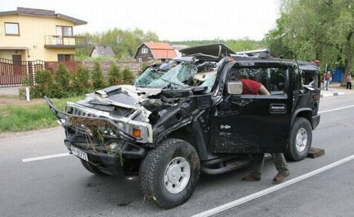 Женщина+алкоголь+Hummer=разбитый в хлам Hummer (4 фото)