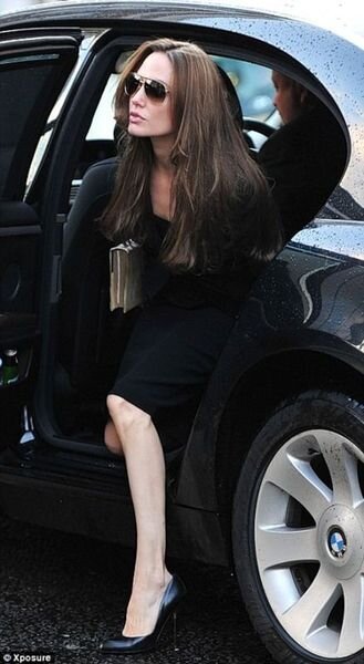 Анджелина Джоли в Лондоне (4 фото)