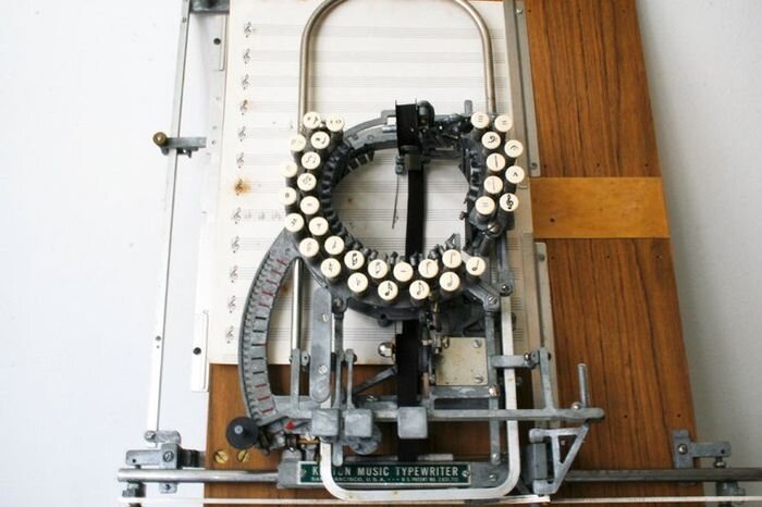 Нотная печатная машинка (3 фото)