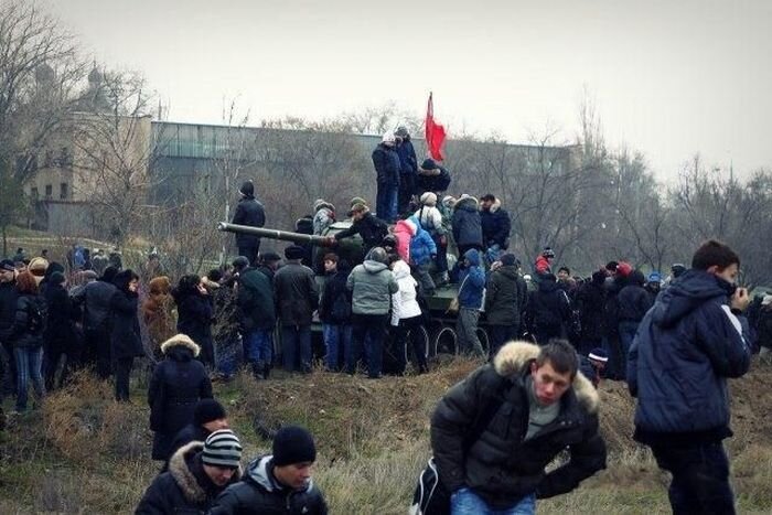 Реконструкция Сталинградской битвы (16 фото)