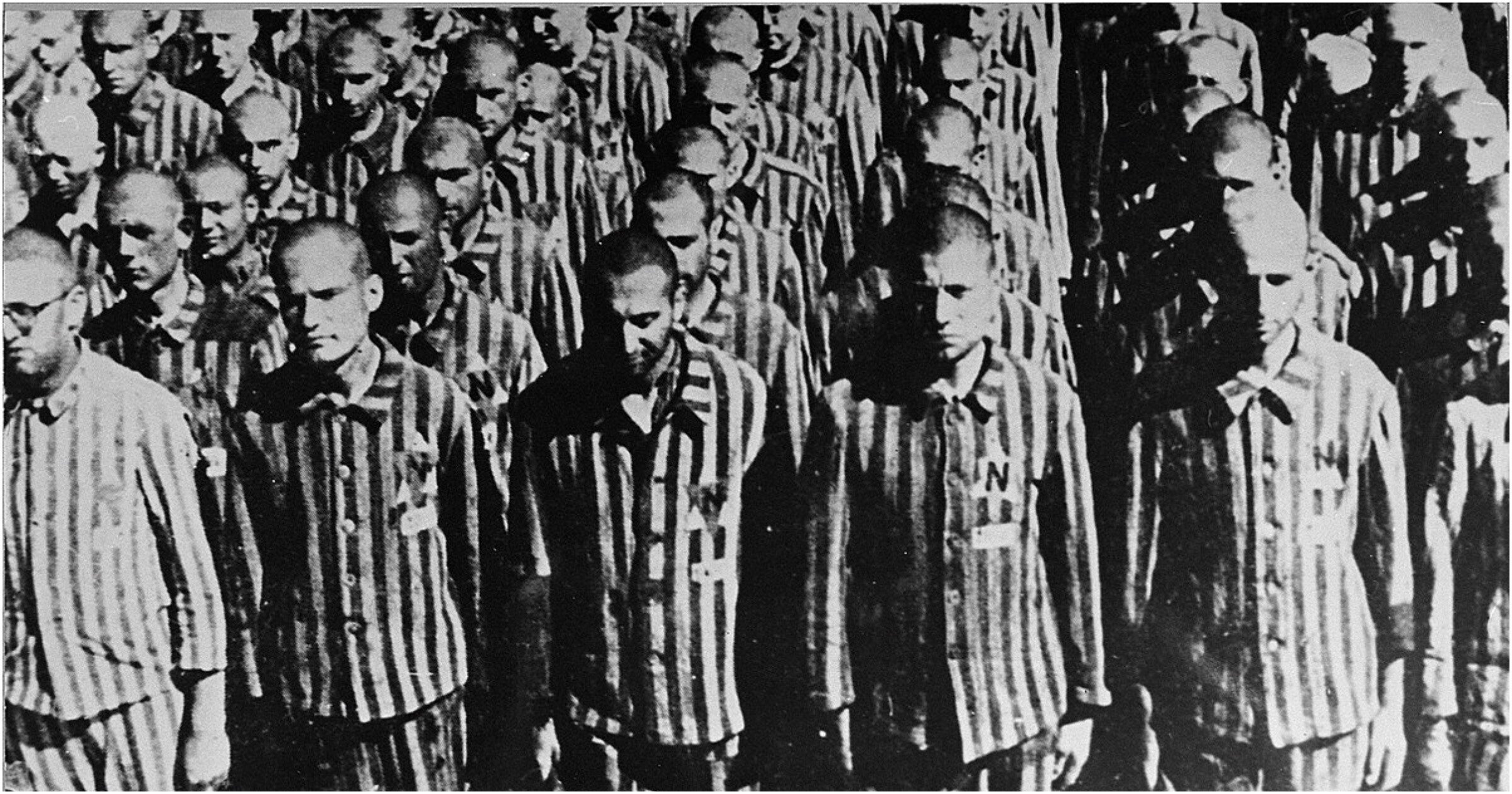 Лагеря смерти германий. Узники Освенцим Аушвиц. Фашистские концентрационные лагеря. Истощенные узники Освенцима.