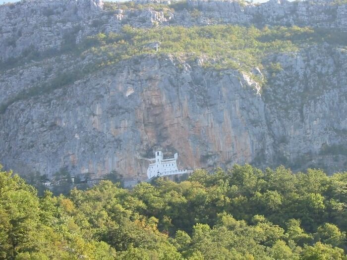 Монастырь Острог (Ostrog) в Черногории (10 фото)