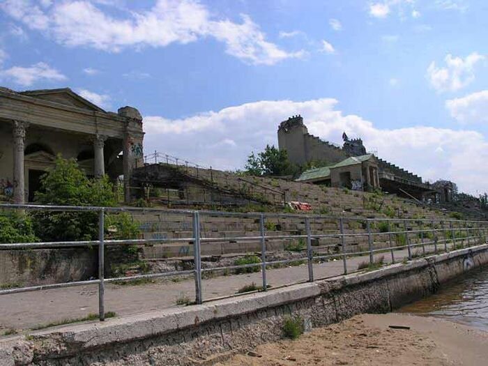 Заброшенные объекты мира. Часть 11. (15 фото)