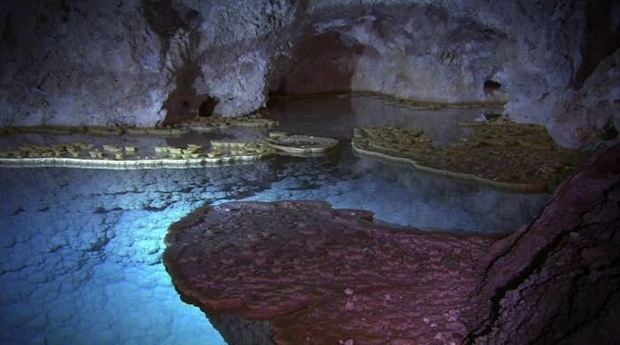 Неземные красоты пещеры Лечугия (26 фото)