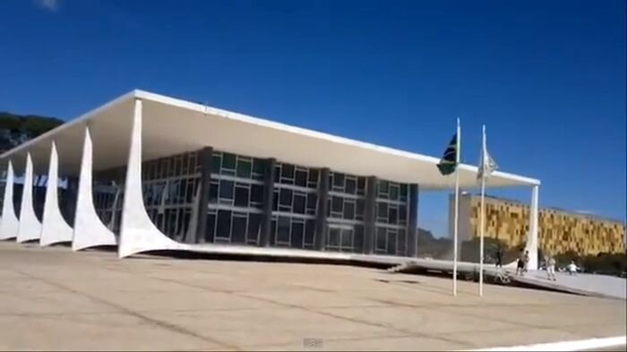 Полет над Верховным судом Бразилии (видео)