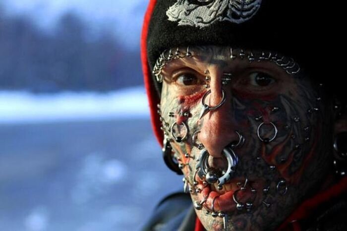 Металлические головы (8 фото)