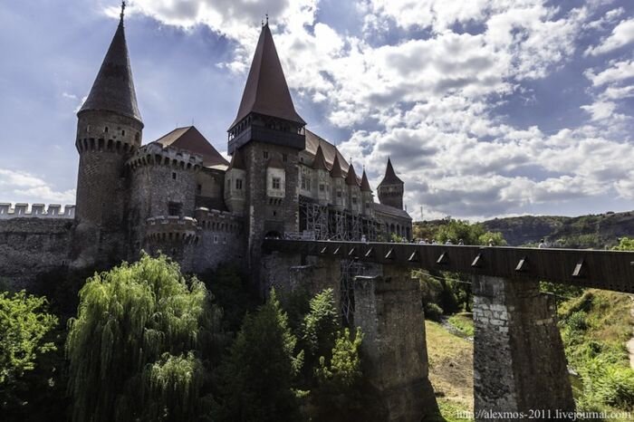 Жуткие замки Румынии (40 фото)