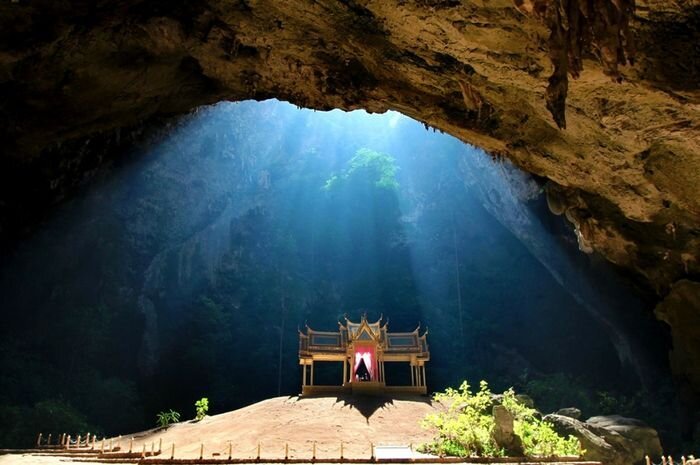Пещера Phraya Nakhon и храм Kuha Karuhas (5 фото)
