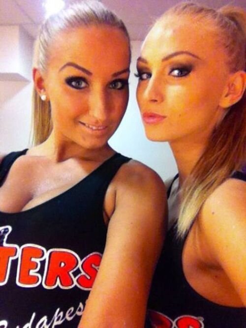 Симпатичные девушки из ресторана Hooters (85 фото)