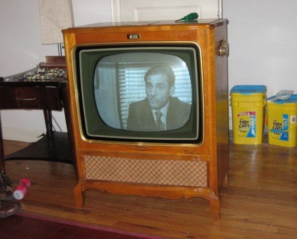Новая жизнь старого телевизора (19 фото)