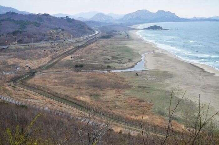 Граница между Южной Кореей и КНДР (21 фото)
