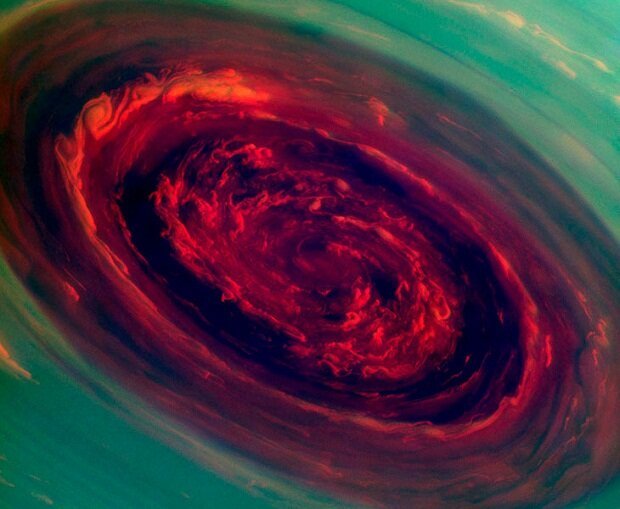 Мощнейший ураган на Сатурне (6 фото+видео)