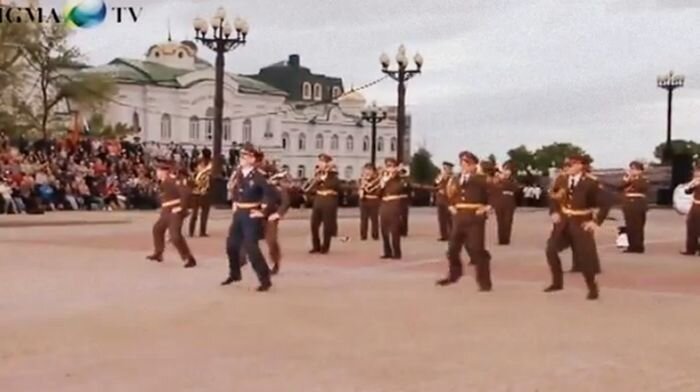 Хабаровский военный оркестр исполняет Bad Romance и Gangnam Style (видео)