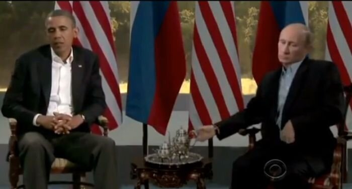Путин ворует чайнички (видео)