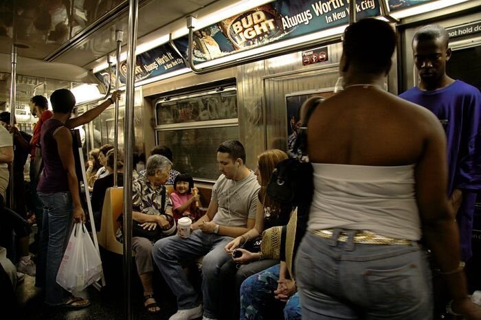 Пассажир метрополитена обращается к пассажирам (6 фото)