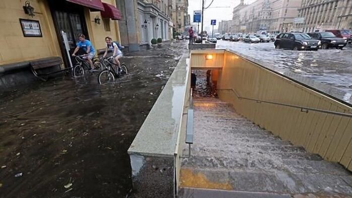 Наводнение на улицах Москвы (52 фото + 3 видео)