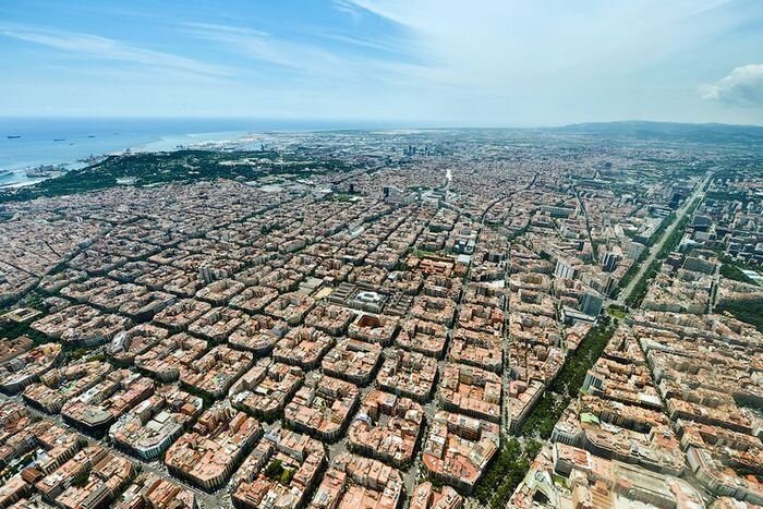 Барселона с высоты птичьего полета (34 фото)