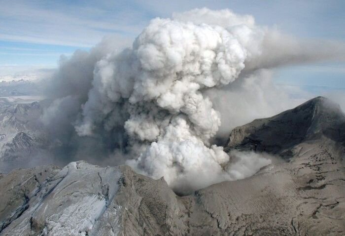 Извержение вулкана на Аляске (28 фото)