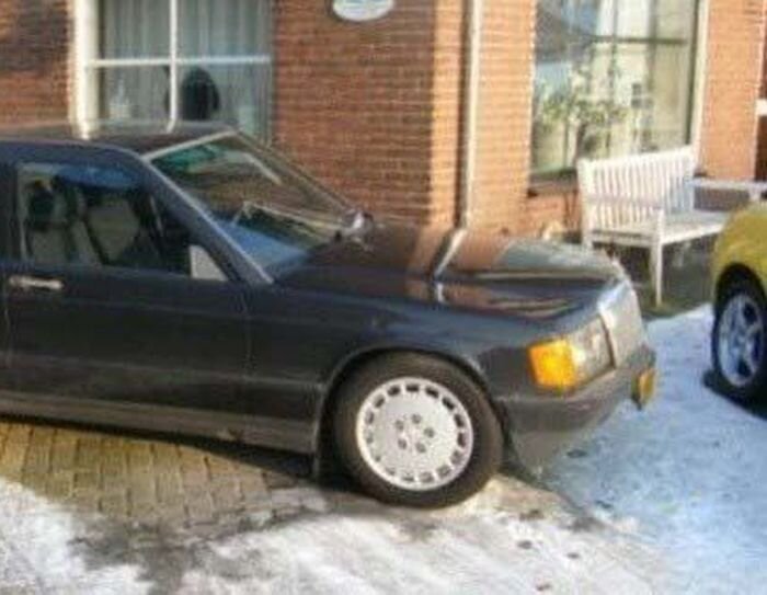 Странный Mercedes (3 фото)