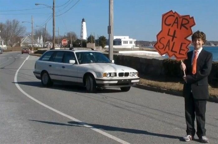 Необычная продажа старого BMW (фото+видео)