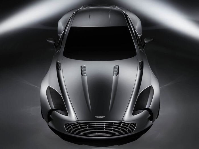 Неизвестный прессе человек выкупил 10 Aston Martin One-77 (15 фото)