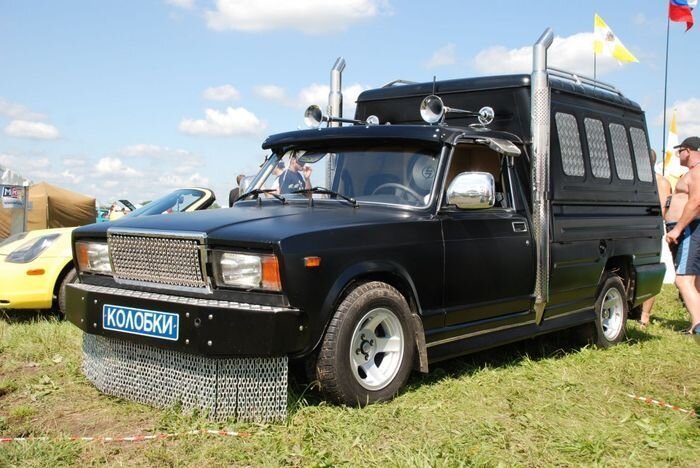 Фото с ежегодного автошоу Автоэкзотика (42 фото)