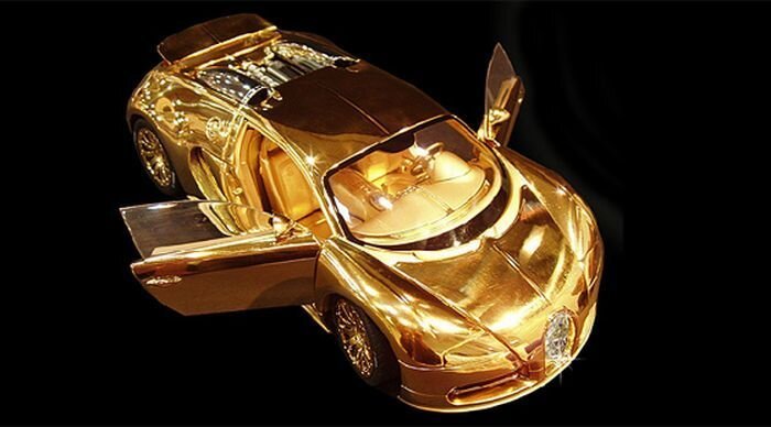 Bugatti Veyron из золота, платины и драг камней (3 фото)