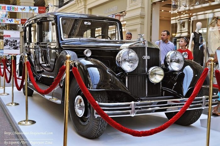 Выставка 100 лет инноваций Audi в ГУМе (16 фото)