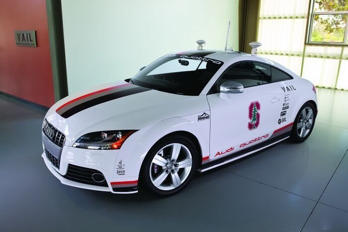 Беспилотный Audi TTS Pikes Peak (12 фото+видео)