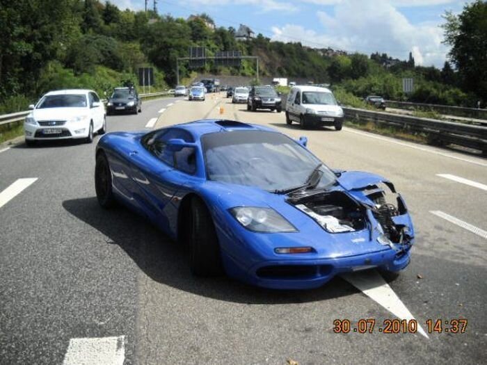 Роуэн Аткинсон MCLAREN f1