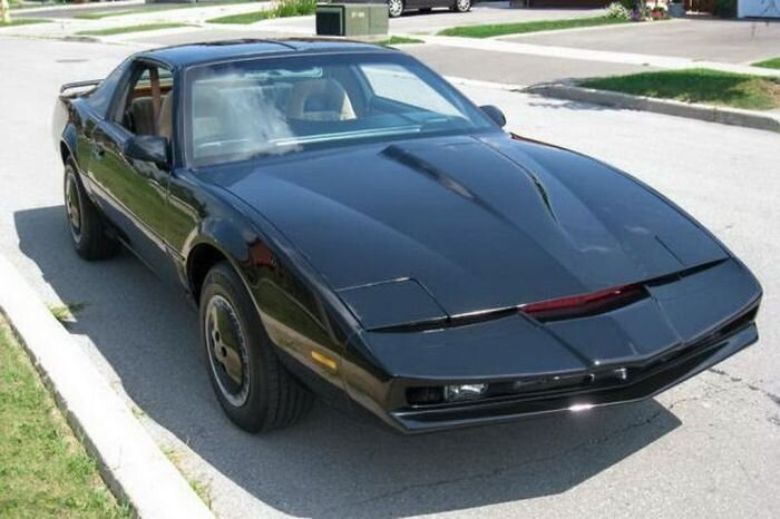 На аукционе продаю реплику авто из сериала сериалу Knight Rider (6 фото)