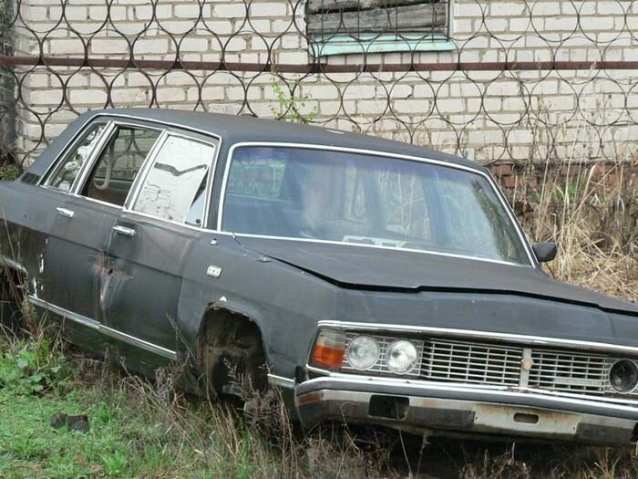 Брошенные лимузины (15 фото)