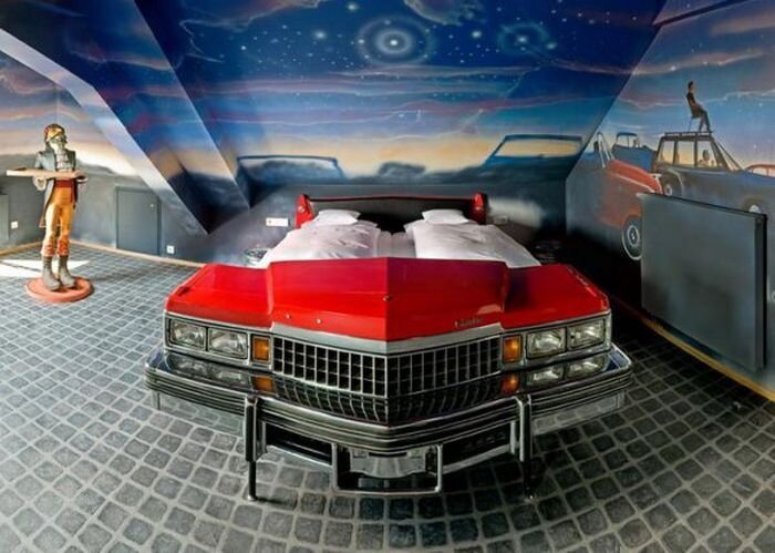 Отель, посвященный автомобильной тематике (6 фото)