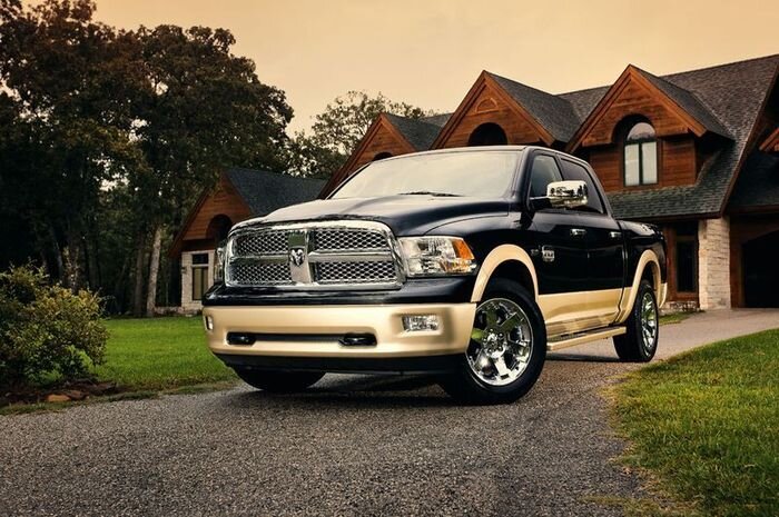 Dodge Ram Laramie Longhorn для гламурных ковбоев (16 фото)