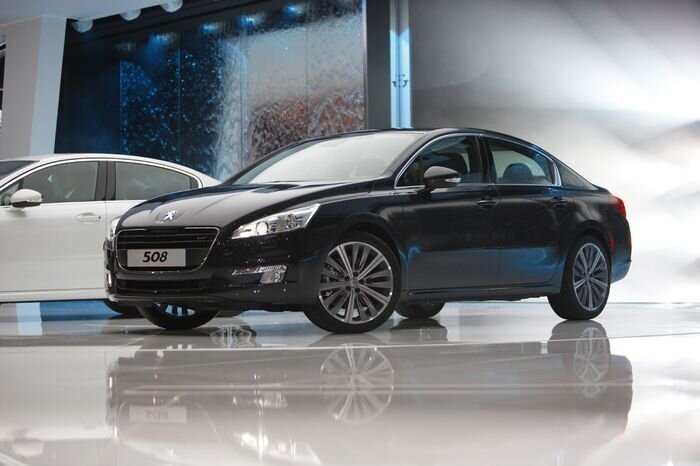 Peugeot показал свою новинку - Peugeot 508 (12 фото)