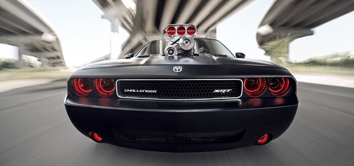 Бешеный жеребец Dodge Challenger SRT8 (18 фото)