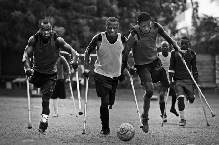 Футболисты-ампутанты на Гаити (17 фото + текст)