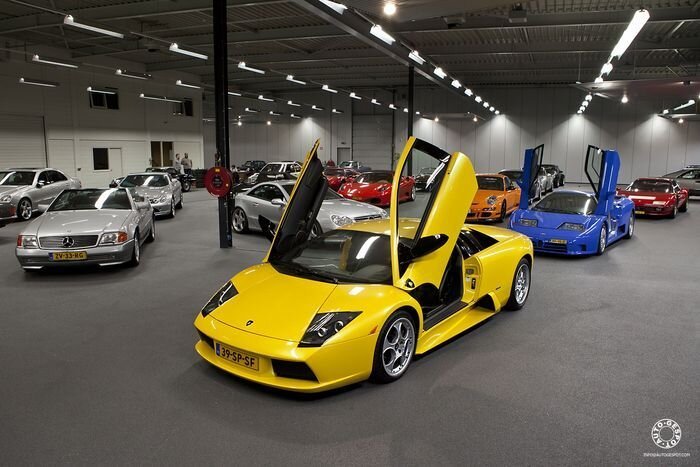 Большая коллекция суперкаров в гараже в Голландии (36 фото+видео)