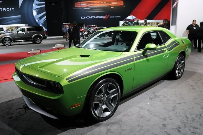 Dodge Challenger SRT8 Green With Envy уже в продаже (19 фото)