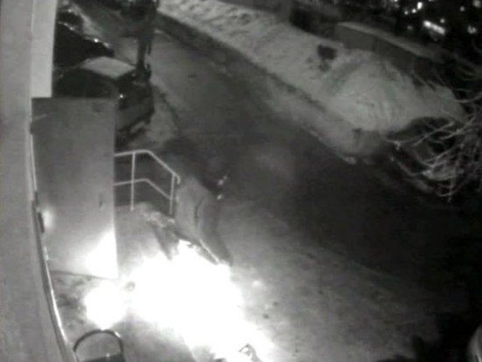 Москвич сжег бомжа в подъезде своего дома (3 фото + видео)
