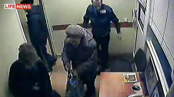 В Воронеже 70-летняя женщина умерла от стыда из-за кражи двух сырков(видео)