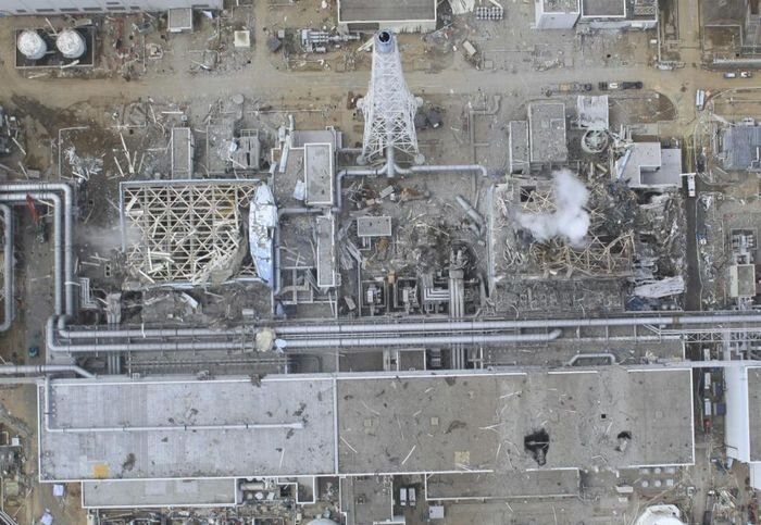 АЭС Фукусима-1: Вид сверху (10 фото)