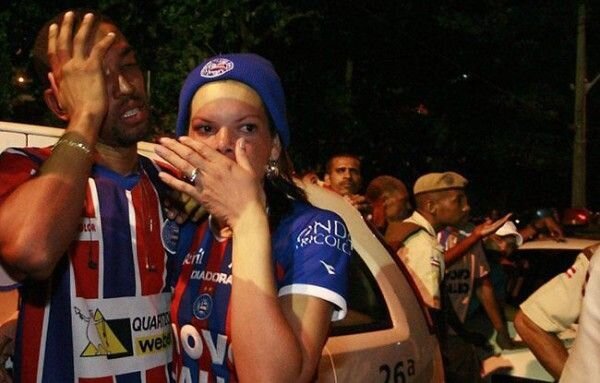 Обвал стадиона в Бразилии ( 9 фото)