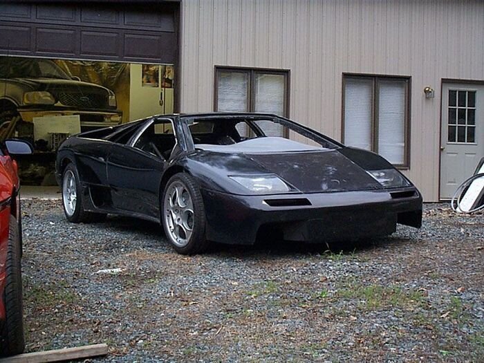 Lamborghini Diablo VT 6,0 из 1988 Pontiac Fiero (35 фото)