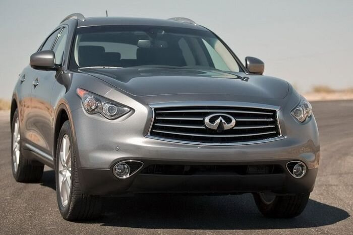 У Infiniti FX35 провели фейслифтинг (18 фото)
