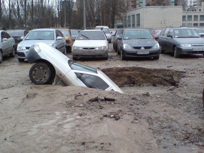  Вот такое вот невезение в Киеве (5 фотографий)