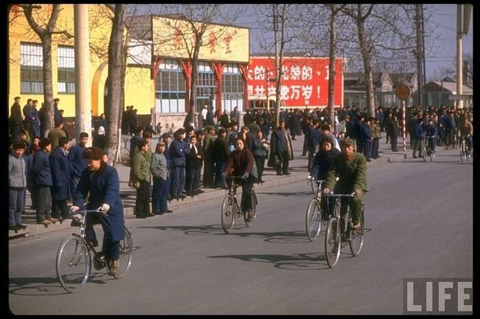 Китай 70-х: Страна синих муравьёв (18 фото)