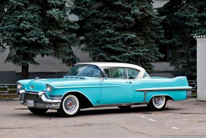 Фотосессия Cadillac Coupe Deville 1957 (20 фото)