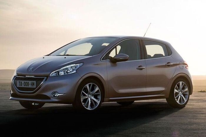 Первые фотографии нового Peugeot 208 (15 фото)