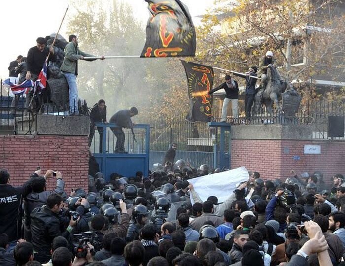 Штурм британского посольства в Тегеране, Иран (16 фото)